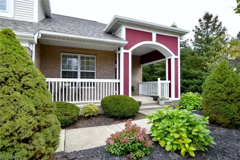 1103 Villa Lago Dr, Macedonia, OH 44056