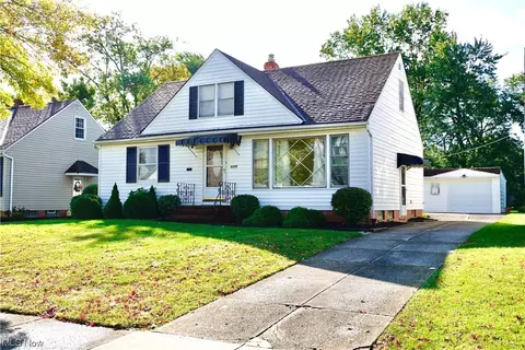 5376 Huron Rd, Lyndhurst, OH 44124