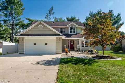 204 E 27th St, Dover, OH 44622