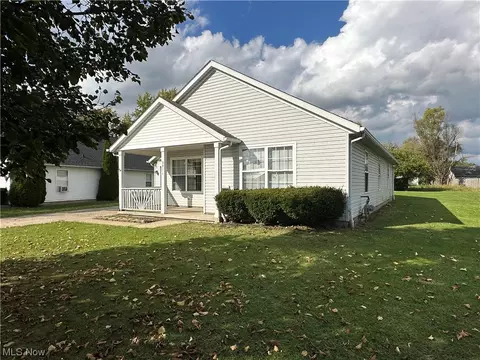 9911 Short Dr, Windham, OH 44288 photo 2