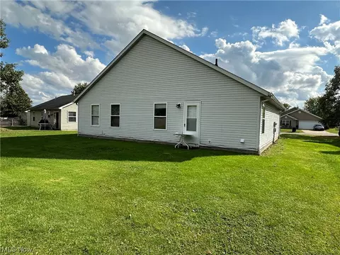 9911 Short Dr, Windham, OH 44288 photo 6