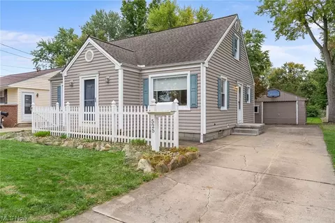 525 Center St, Hubbard, OH 44425