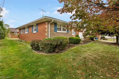 1428 Marilyn Ave NW, Canton, OH 44708 photo 2