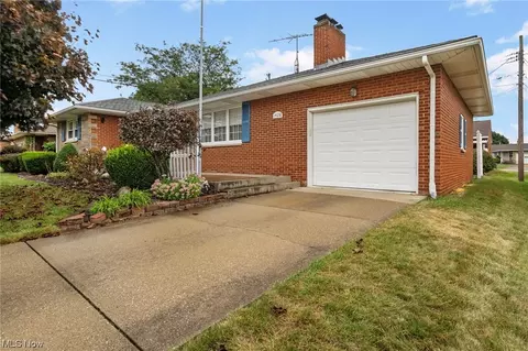 1428 Marilyn Ave NW, Canton, OH 44708 photo 3