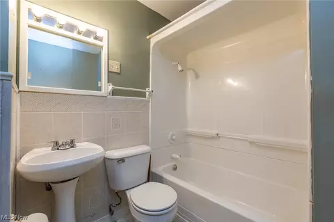 530 Penfield Ave, Elyria, OH 44035 photo 21