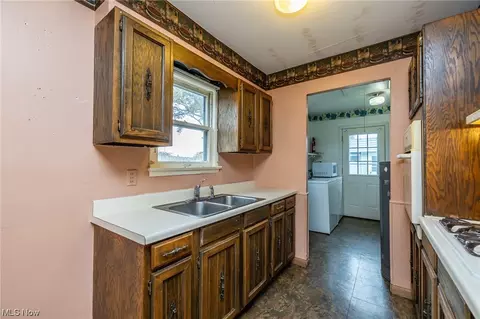530 Penfield Ave, Elyria, OH 44035 photo 13