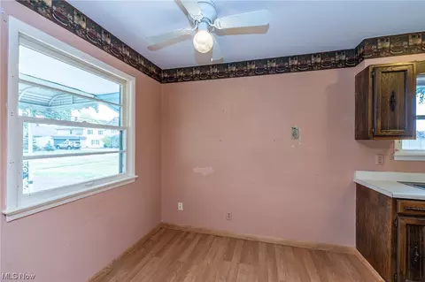 530 Penfield Ave, Elyria, OH 44035 photo 10