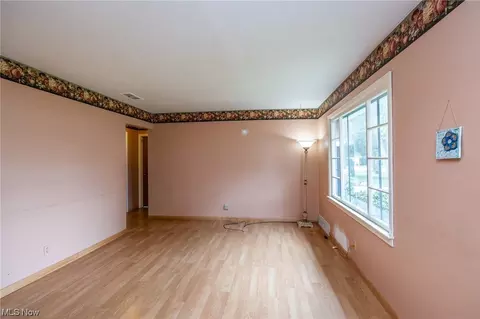 530 Penfield Ave, Elyria, OH 44035 photo 7