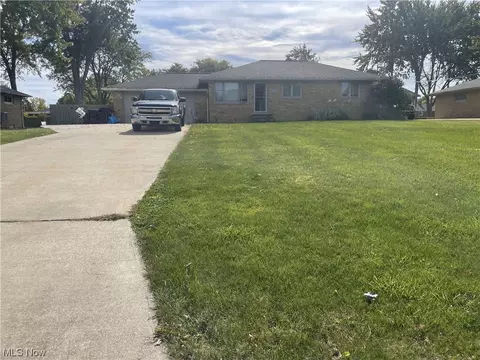 2926 Robert Pkwy, Brunswick, OH 44212