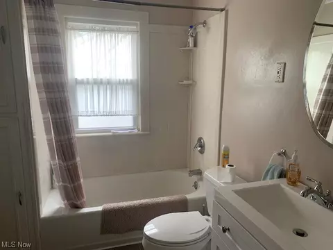 2246 E 33rd St, Lorain, OH 44055 photo 11