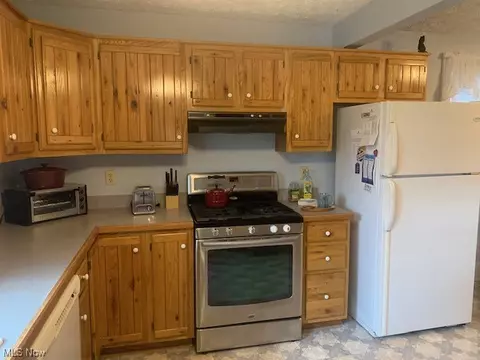 2246 E 33rd St, Lorain, OH 44055 photo 7