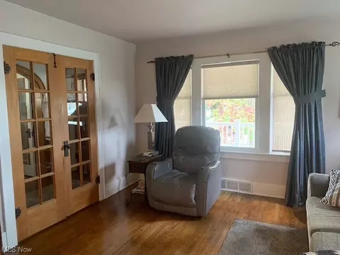 2246 E 33rd St, Lorain, OH 44055 photo 8
