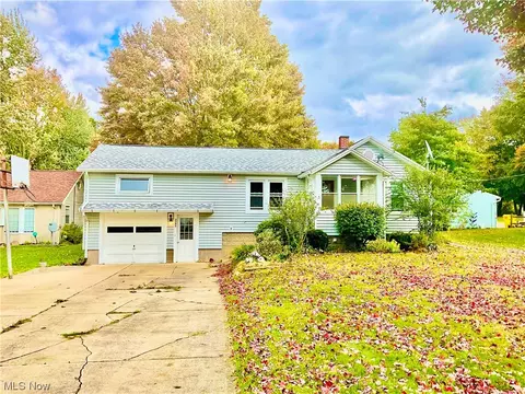 3308 Ridgewood Ave, Ashtabula, OH 44004 photo 2