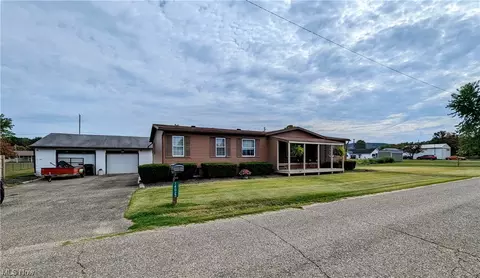 14023 Lincoln Ave SW, Newcomerstown, OH 43832