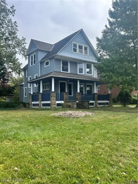 2809 Noble Rd, Cleveland Heights, OH 44121