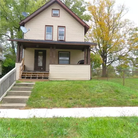 527 Laird Ave SE, Warren, OH 44484