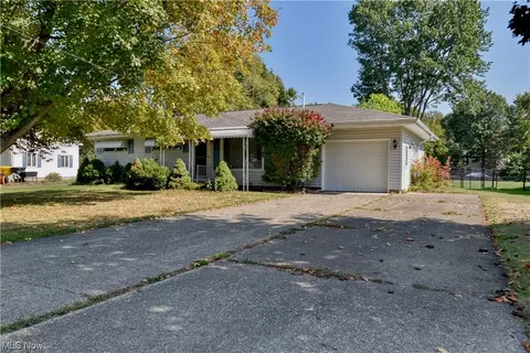 3418 Ridgewood Ave, Ashtabula, OH 44004 photo 2