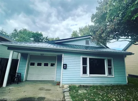 823 Goddard Ave, Zanesville, OH 43701