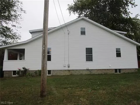 1742 Harbor Ave, Ashtabula, OH 44004 photo 3