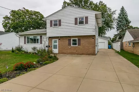 7762 Fern Dr, Mentor On The Lake, OH 44060