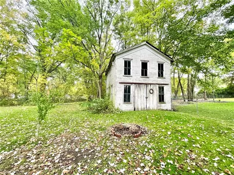 9058 N Main St, Windham, OH 44288 photo 2