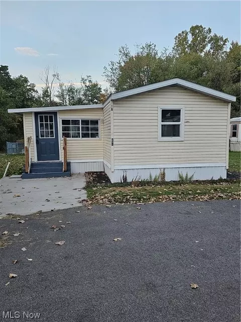 1909 E Turkeyfoot Lake Rd # 38, Akron, OH 44312