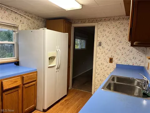 4867 Forest Rd, Mentor, OH 44060 photo 4