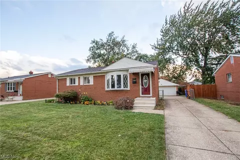 6040 Slater Dr, Brook Park, OH 44142