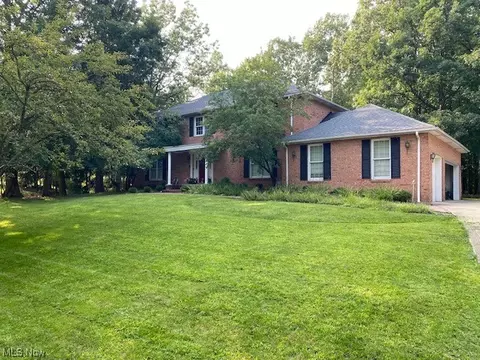 6560 Thorntree Dr, Brecksville, OH 44141