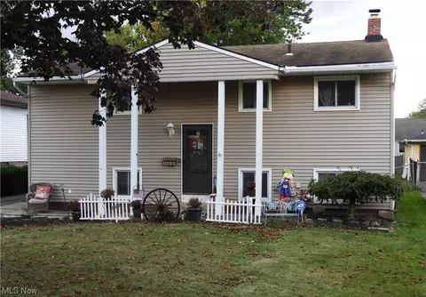 6440 Scott Dr, Brook Park, OH 44142