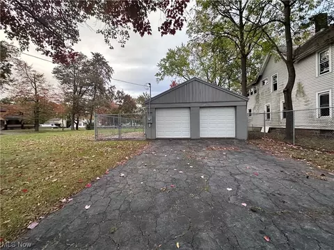 387 Belmont Ave NW, Warren, OH 44483