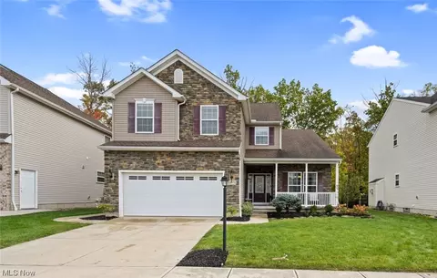 10371 Redbud Dr, Aurora, OH 44202
