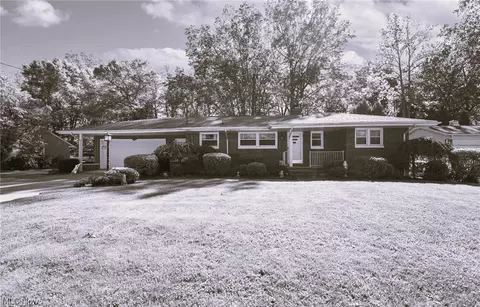 2225 Edgewood Dr, Salem, OH 44460