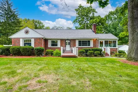 7583 Red Fox Trl, Hudson, OH 44236
