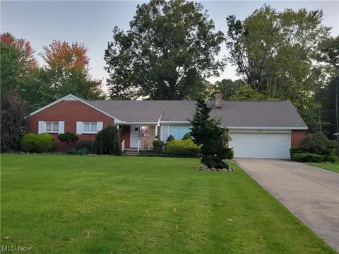 531 W Glen Dr, Youngstown, OH 44512