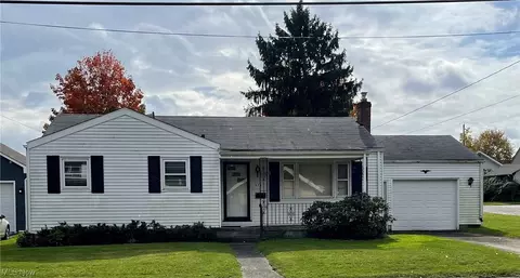 375 Creed St, Struthers, OH 44471 photo 7