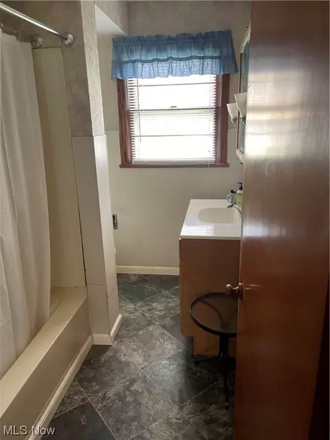 375 Creed St, Struthers, OH 44471 photo 10