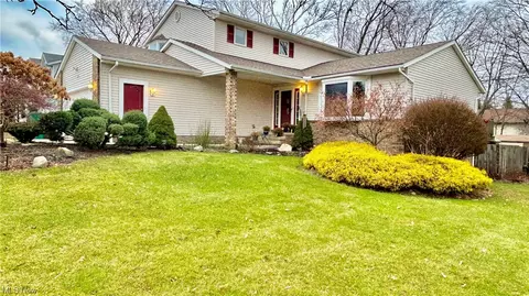 5231 Austen Ln, Richmond Heights, OH 44143