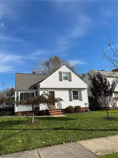 1331 Churchill Rd, Lyndhurst, OH 44124