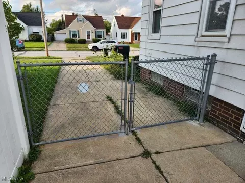 3323 Marmore Ave, Parma, OH 44134 photo 6