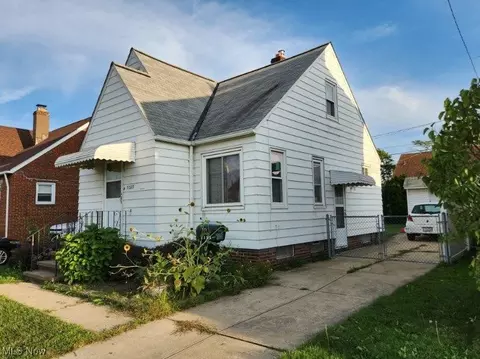 3323 Marmore Ave, Parma, OH 44134 photo 2