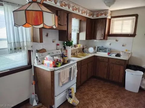 3323 Marmore Ave, Parma, OH 44134 photo 10