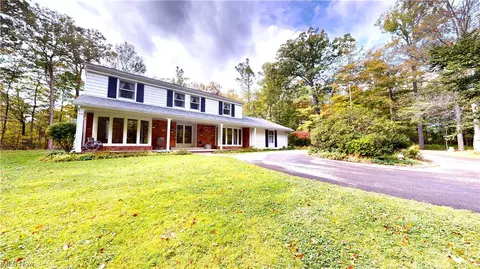 9020 Little Mountain Rd, Kirtland Hills, OH 44060