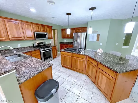 128 Slate Dr, Berea, OH 44017 photo 6
