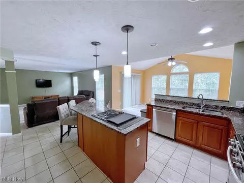 128 Slate Dr, Berea, OH 44017 photo 7