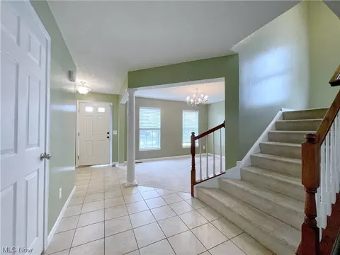 128 Slate Dr, Berea, OH 44017 photo 3