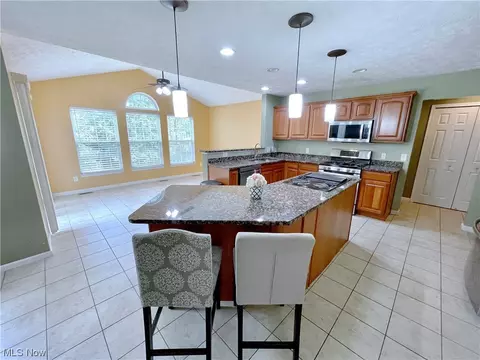 128 Slate Dr, Berea, OH 44017 photo 5