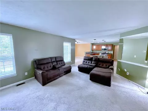 128 Slate Dr, Berea, OH 44017 photo 11