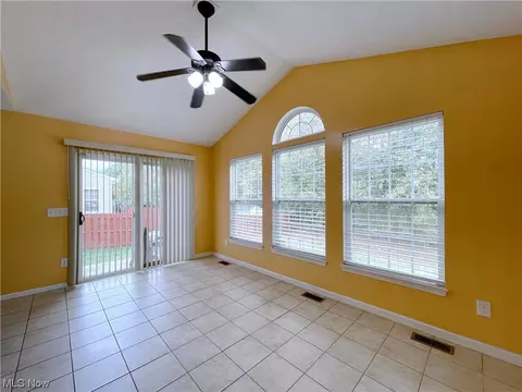128 Slate Dr, Berea, OH 44017 photo 9