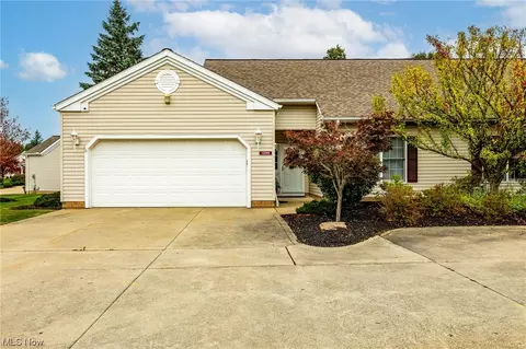 12095 Pheasant Run Cir #16, North Royalton, OH 44133